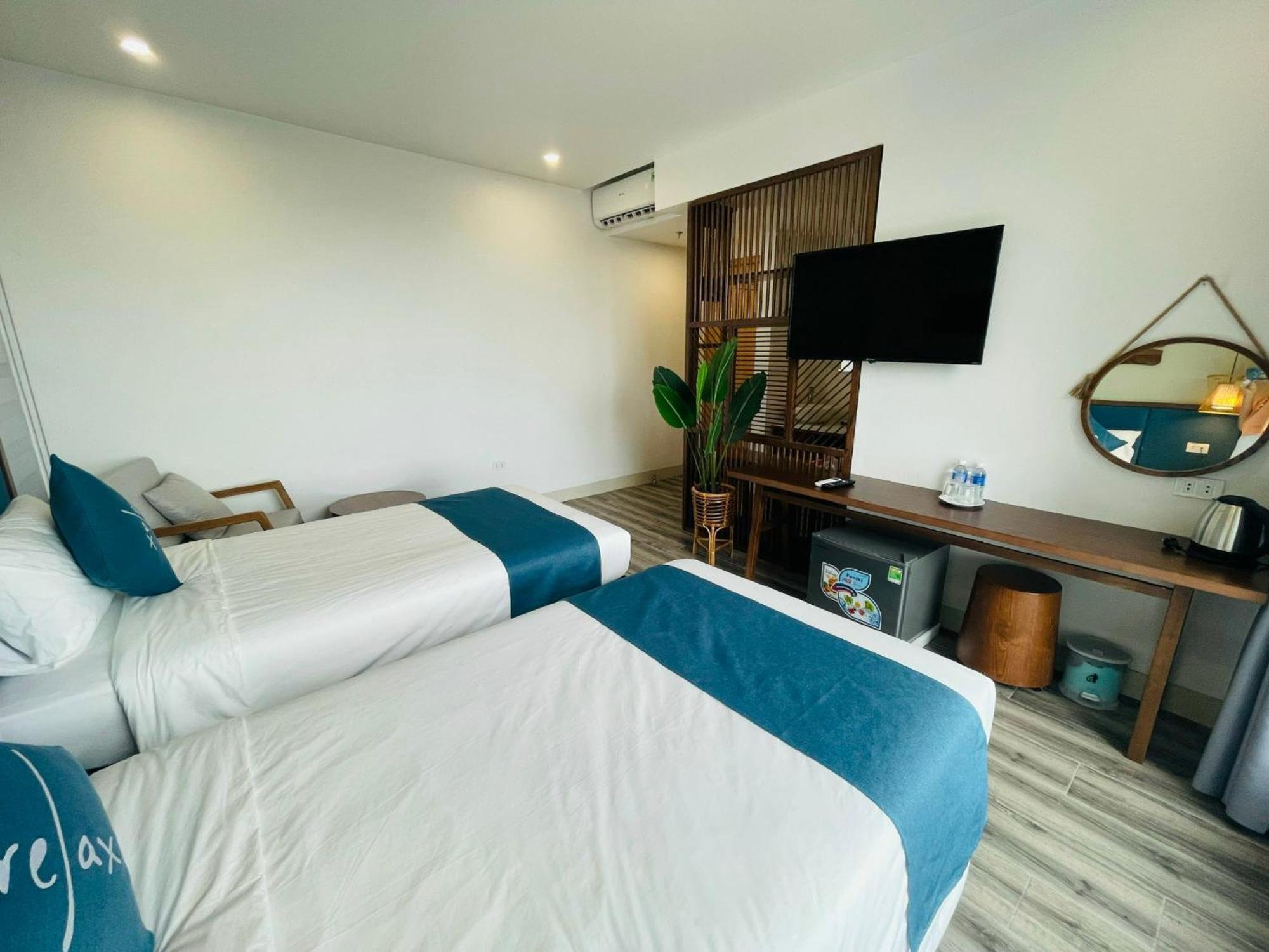 The Light Hotel Ha Long Exterior photo