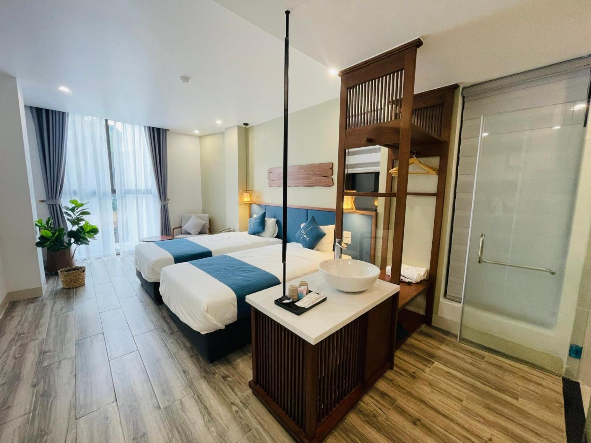 The Light Hotel Ha Long Exterior photo